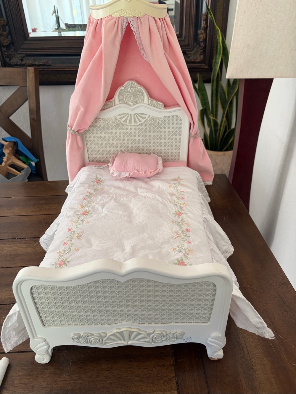 AG American Girl Doll Samantha Canopy Bed
